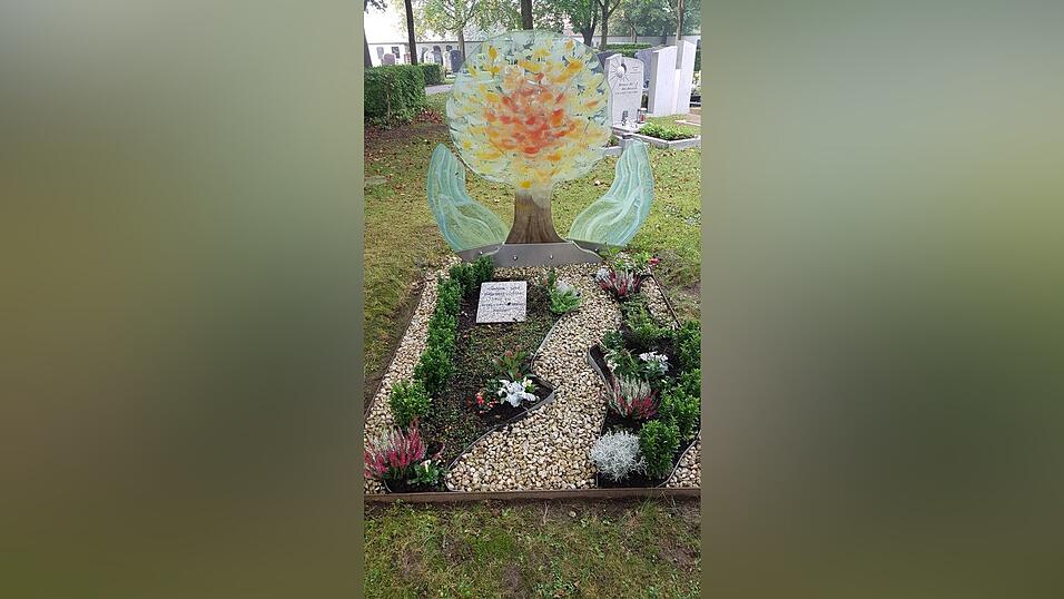 Die Gedenkst&auml;tte auf dem Friedhof ist f&uuml;r alle Glaubensrichtungen gedacht.