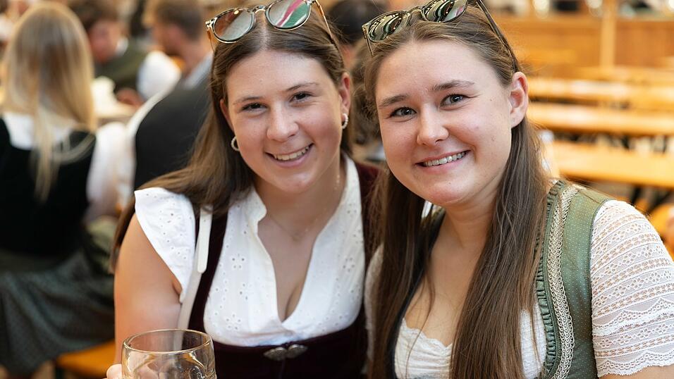 Die Partybilder vom Sonntag, 9. August, aus dem Festzelt Weckmann. Die Partybilder vom Sonntag, 9. August, aus dem Festzelt Weckmann.