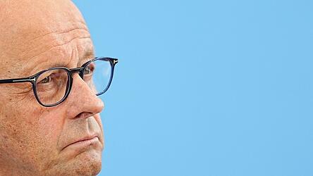 F&uuml;r Bundeskanzler Friedrich Merz (CDU) l&auml;uft es nicht rund. Zwar gibt es nun Reformvorschl&auml;ge, aber ein echter Durchbruch ist nicht in Sicht.
