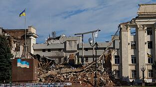 Die russische Armee setzt darauf, das Leben in den Frontgebieten der Ukraine unmöglich zu machen. (Archivbild) Die russische Armee setzt darauf, das Leben in den Frontgebieten der Ukraine unmöglich zu machen. (Archivbild)