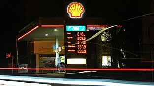 Der Iran-Krieg verteuert &Ouml;l und Gas. Die Folgen sp&uuml;ren nicht nur Deutschlands Autofahrer, sondern die gesamte Wirtschaft. (Symbolbild)