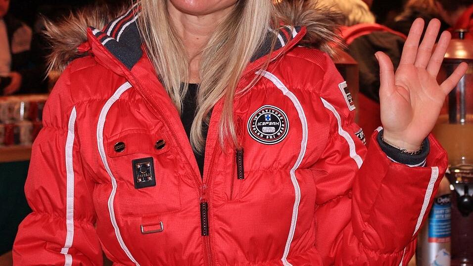 Bei einem schweren Unfall in der Gemeinde Frontenhausen sind zwei Menschen verletzt worden. Bei einem schweren Unfall in der Gemeinde Frontenhausen sind zwei Menschen verletzt worden.