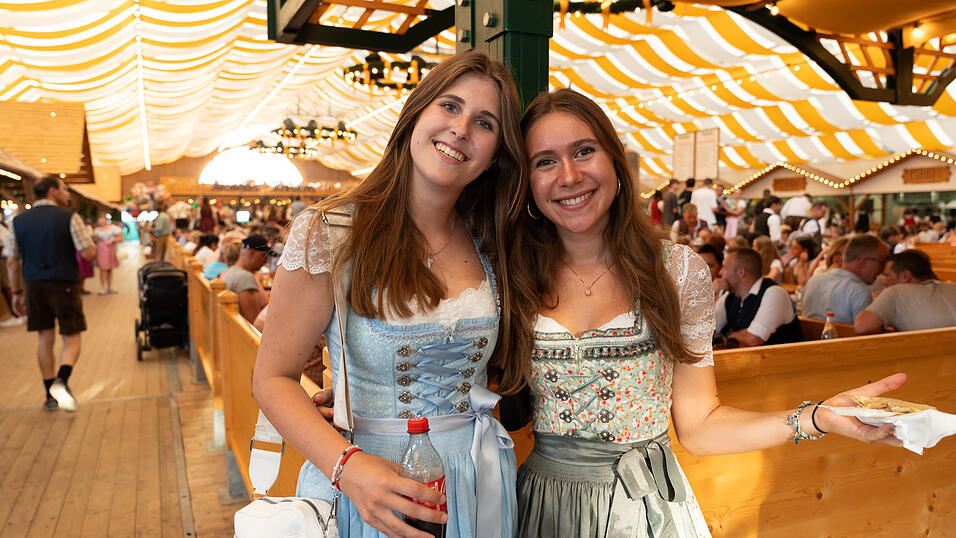 Die Partybilder vom Montag, 12. August 2024, aus dem Festzelt Nothaft. Die Partybilder vom Montag, 12. August 2024, aus dem Festzelt Nothaft.