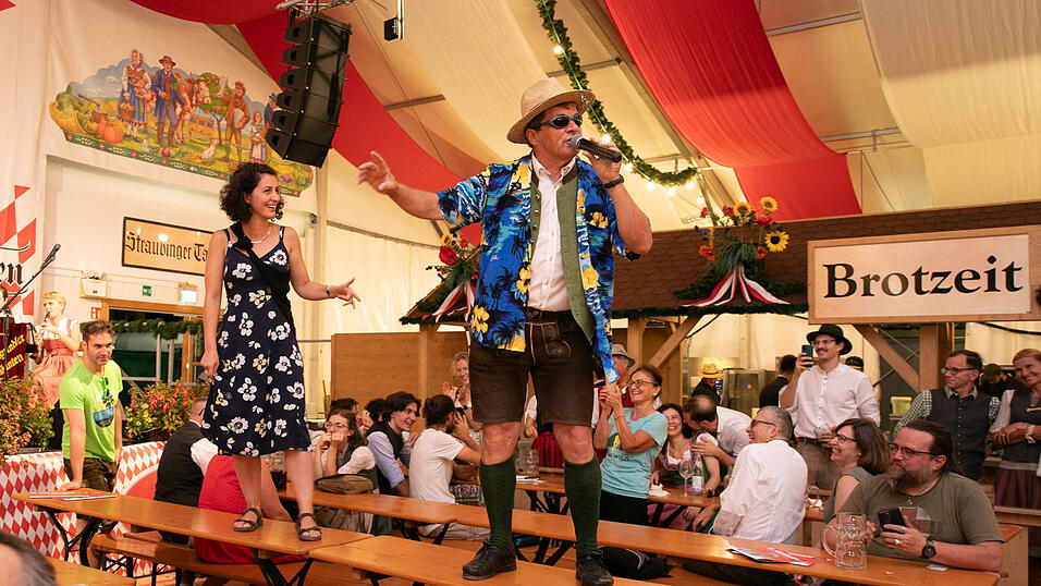 Die Partybilder vom Montag, 18. August, aus dem Festzelt Greindl. Die Partybilder vom Montag, 18. August, aus dem Festzelt Greindl.