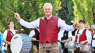 Bundesminister Alois Rainer wird die Volksfesteröffnung voll im Griff haben. Bundesminister Alois Rainer wird die Volksfesteröffnung voll im Griff haben.