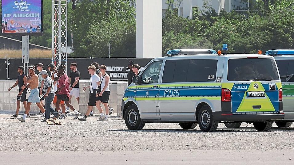 Die Polizei erhöhte wegen der Vorfälle die Zahl der eingesetzten Beamten.