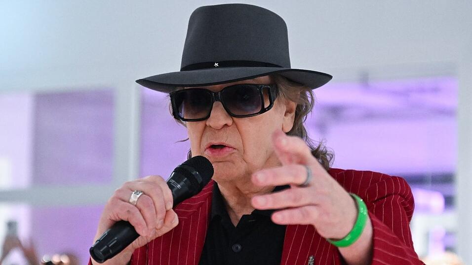 Udo Lindenberg muss seine krankheitsbedingte Auszeit verlängern und hat einen Termin in Calw abgesagt. (Archivfoto) Udo Lindenberg muss seine krankheitsbedingte Auszeit verlängern und hat einen Termin in Calw abgesagt. (Archivfoto)