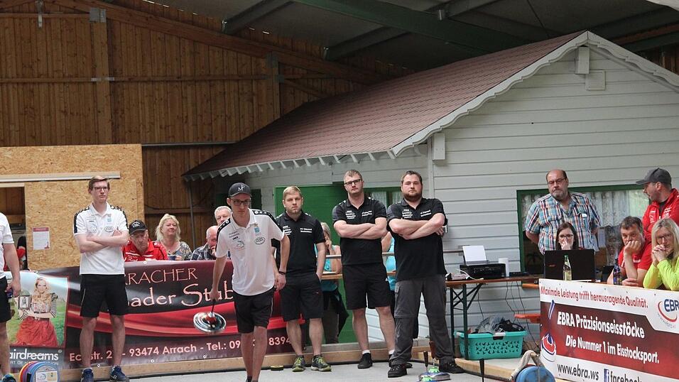 Trotz einer 3:1-F&uuml;hrung mussten sich die Buam aus dem Lamer Winkel am Ende dem TSV Hartpenning verdient mit 3:7 geschlagen geben.