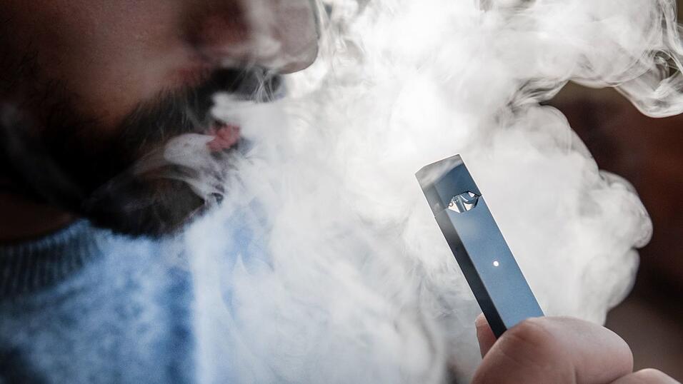 Gesundheitsexperten warnen vor Gefahren von E-Zigaretten. (Symbolbild)