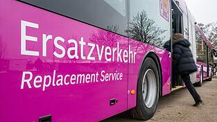 90 Busse werden als Ersatzverkehr auf den Strecken eingesetzt. (Archivbild) 90 Busse werden als Ersatzverkehr auf den Strecken eingesetzt. (Archivbild)