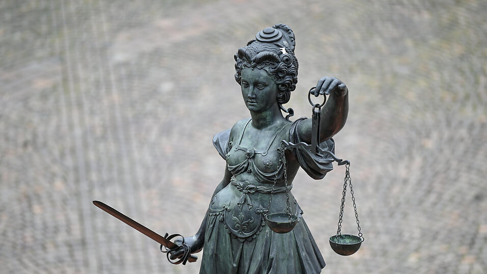 Die A-Kaiser GmbH, ein Automobilzulieferer aus dem Landkreis Passau, hat wegen finanzieller Schieflage einen Antrag auf Eröffnung eines Insolvenzverfahrens gestellt. (Symbolbild) Die A-Kaiser GmbH, ein Automobilzulieferer aus dem Landkreis Passau, hat wegen finanzieller Schieflage einen Antrag auf Eröffnung eines Insolvenzverfahrens gestellt. (Symbolbild)