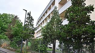 Die Kleiderkammer im Untergeschoss der Gemeinschaftsunterkunft muss umziehen und benötigt demnächst neue Lagerflächen.