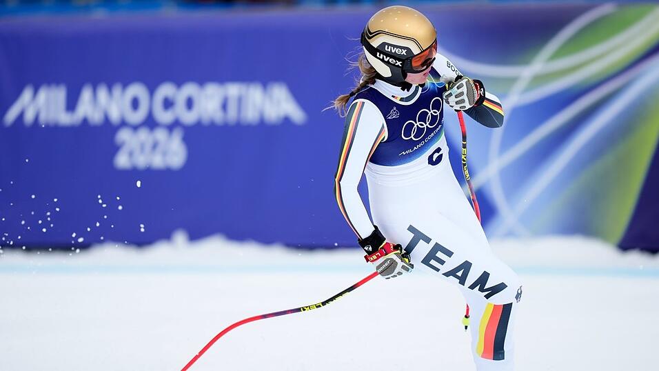 Emma Aicher tut sich im ersten Training mit der Piste in Cortina d'Ampezzo noch schwer.
