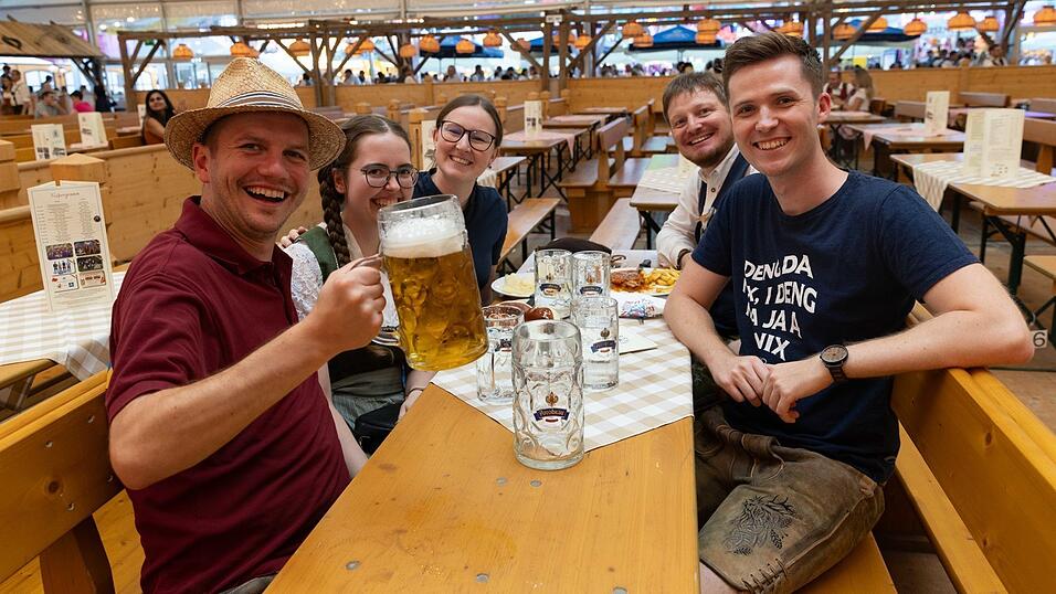 Die Partybilder vom Sonntag, 9. August, aus dem Festzelt Reisinger. Die Partybilder vom Sonntag, 9. August, aus dem Festzelt Reisinger.