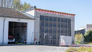 Das Feuerwehrger&auml;tehaus war mit 250.000 Euro Baukosten geplant.