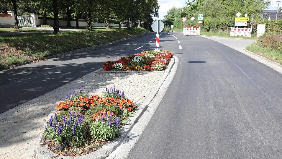 Wieder freie Fahrt am Taufkirchener Ortsausgang B15 in Richtung Dorfen. Wieder freie Fahrt am Taufkirchener Ortsausgang B15 in Richtung Dorfen.