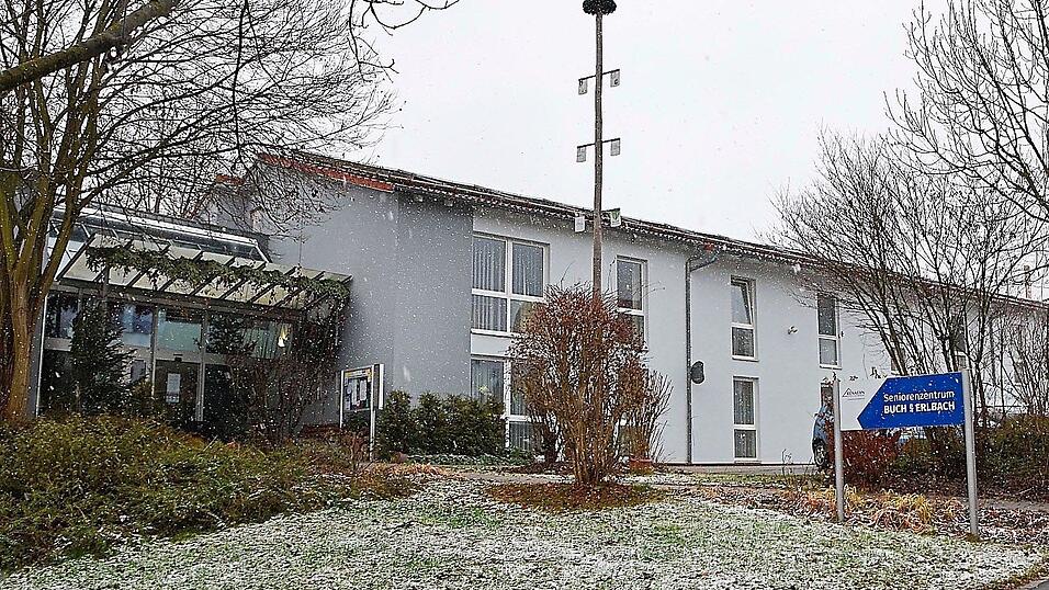 Einsame Weihnachten erlebten rund 80 Bewohner und die Mitarbeiter des Bucher Seniorenzentrums. Einsame Weihnachten erlebten rund 80 Bewohner und die Mitarbeiter des Bucher Seniorenzentrums.