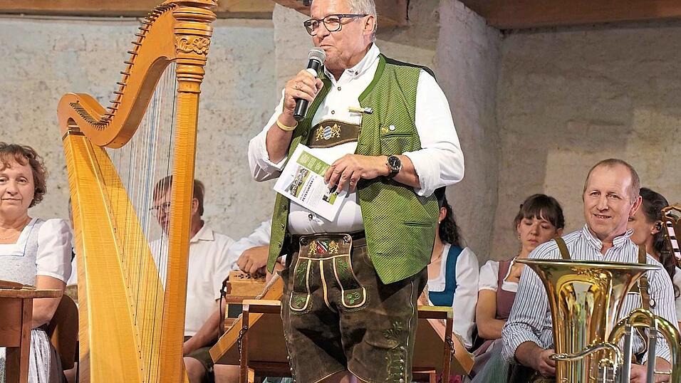Günter Schuster eröffnete zum 16. und letzten Mal als Bürgermeister.