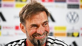 Jürgen Klopp zeigt sich vor seinem ersten Heim-Länderspiel gut gelaunt. Jürgen Klopp zeigt sich vor seinem ersten Heim-Länderspiel gut gelaunt.