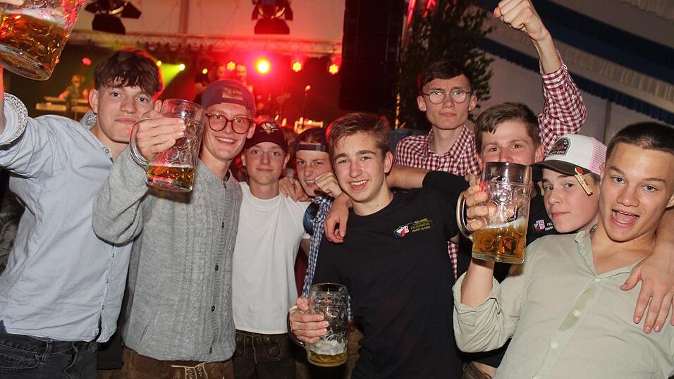 Zur Musik von Headless wurde ausgelassen gefeiert.