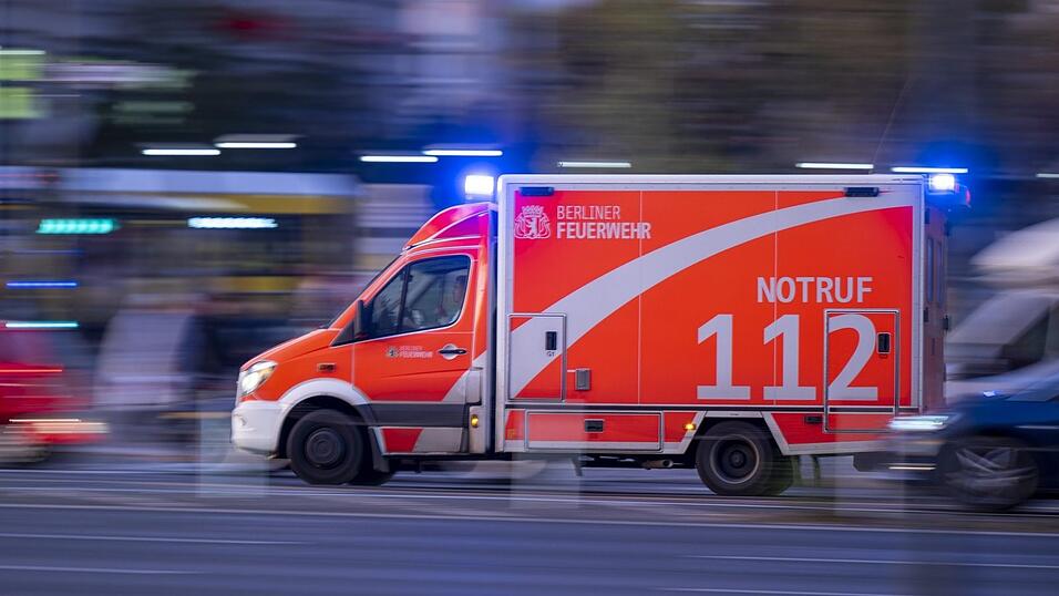 Bei einem Fahrrradunfall auf der Kreisstraße von Zachenberg nach Ruhmannsfelden ist eine 69-Jährige schwer verletzt worden. Sie wurde in ein Krankenhaus gebracht. Bei einem Fahrrradunfall auf der Kreisstraße von Zachenberg nach Ruhmannsfelden ist eine 69-Jährige schwer verletzt worden. Sie wurde in ein Krankenhaus gebracht.