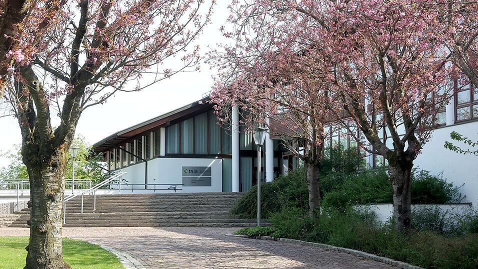 Die Sparkassenakademie in Sch&ouml;nbrunn. Das Tagungszentrum ist in die Jahre gekommen und muss saniert werden.