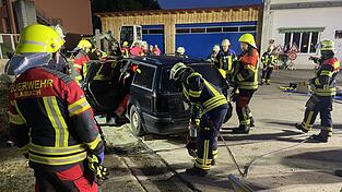 Die Feuerwehren Blaibach und Bad Kötzting sowie das BRK übten gemeinsam.
