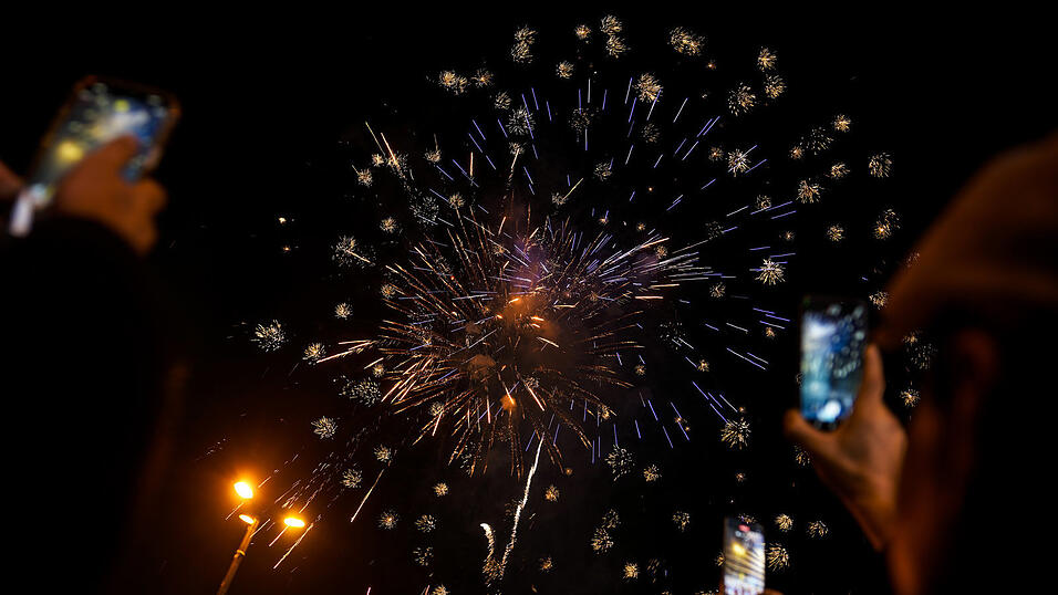 In der Silvesternacht wurde nicht nur friedlich gefeiert. (Symbolbild)
