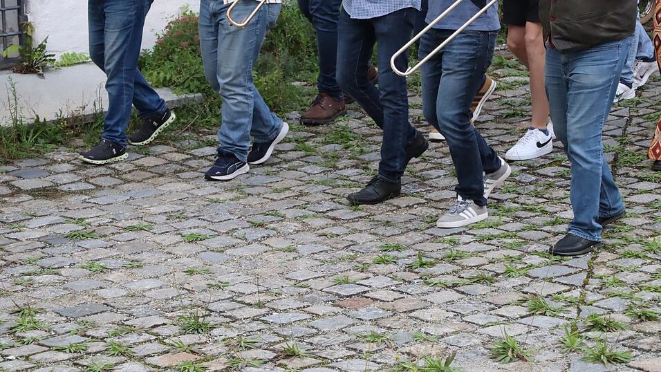 Links...links...links....