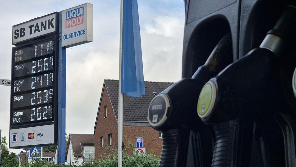 Tanken wird immer teurer - Benzin ist bereits auf einem Allzeithoch, nun ist auch Diesel nicht mehr weit entfernt.