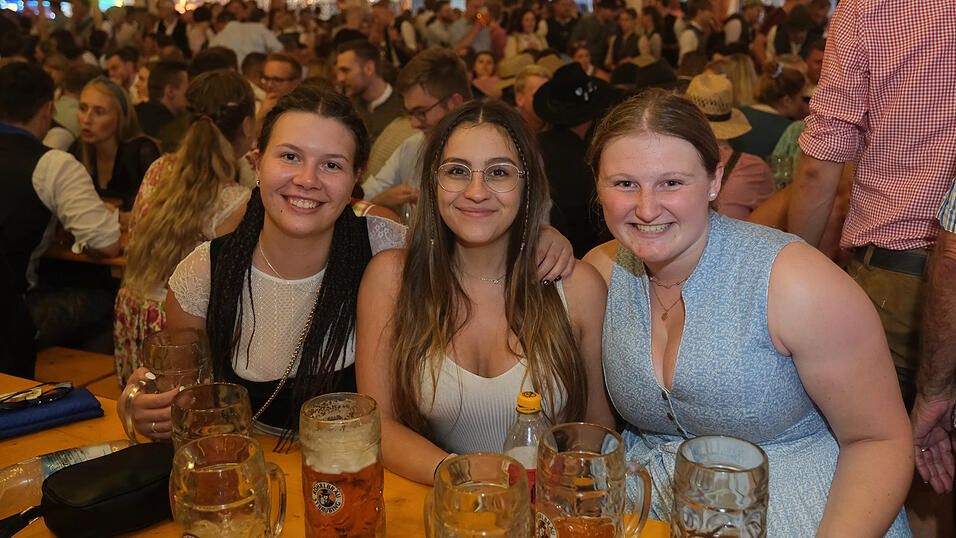 Die Partybilder vom Dienstag, 15. August 2023, aus dem Festzelt Weckmann.