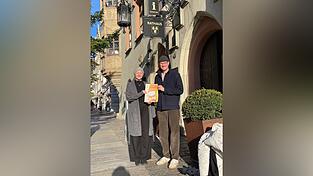 Maria Fuchs und Florian Zierer vom SJR kündigen an, am 29. November ihren Themenkatalog mit 32 Thesen für den „WahLAmat“ an die Kommunalwahl-Kandidaten zu schicken. Diese haben bis 18. Januar Zeit, Antworten zu geben.