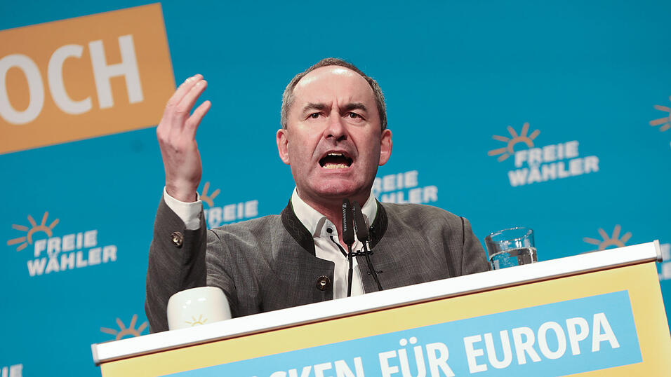 Hubert Aiwanger (Freie Wähler), Stellvertretender Ministerpräsident und Wirtschaftsminister von Bayern, spricht am Politischen Aschermittwoch der Freien Wähler.