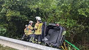 Die Altdorfer Feuerwehr half vor Ort tatkräftig mit.