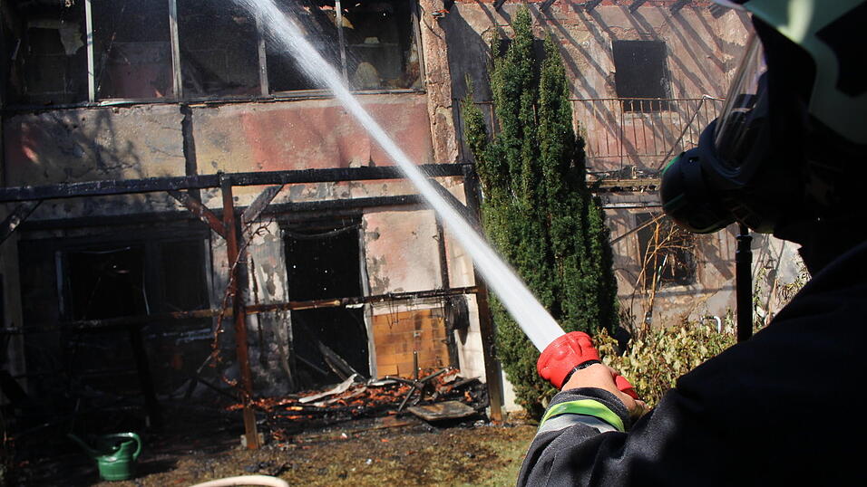 Zahlreiche Feuerwehrler bekämpften den Brand.