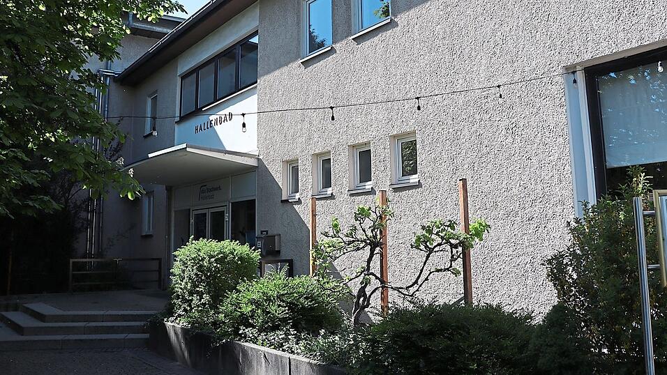 Das Hallenbad in der Gabelsbergerstra&szlig;e wird barrierefrei und energetisch saniert.