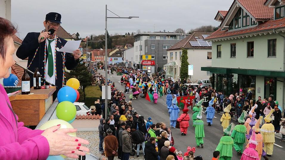 Die schönsten Bilder von den Faschingsumzügen in Bogen aus den vergangenen Jahren Die schönsten Bilder von den Faschingsumzügen in Bogen aus den vergangenen Jahren