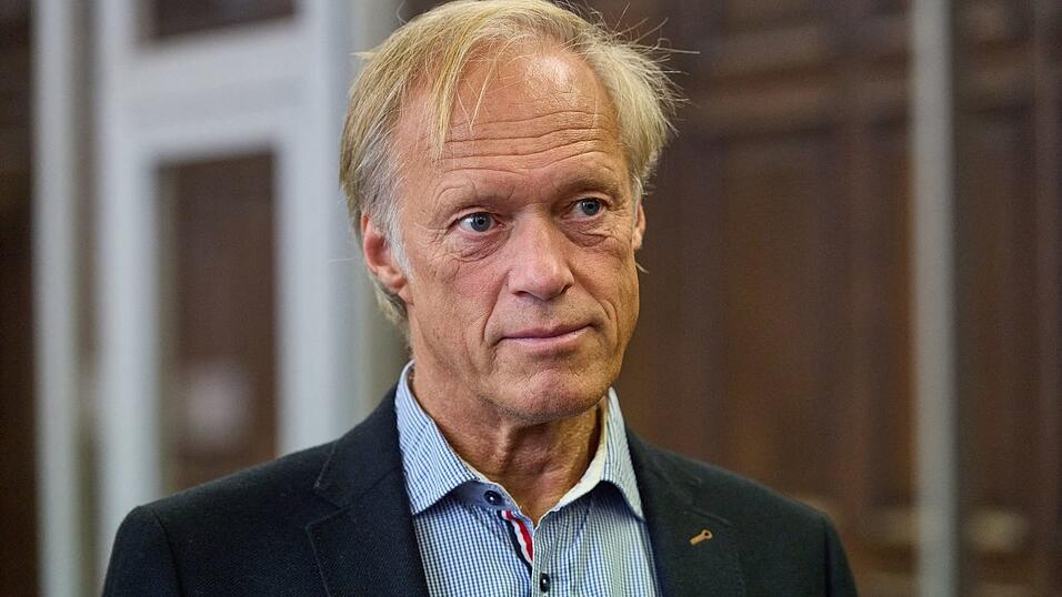 Gerhard Delling ist wegen Beihilfe angeklagt. Gerhard Delling ist wegen Beihilfe angeklagt.