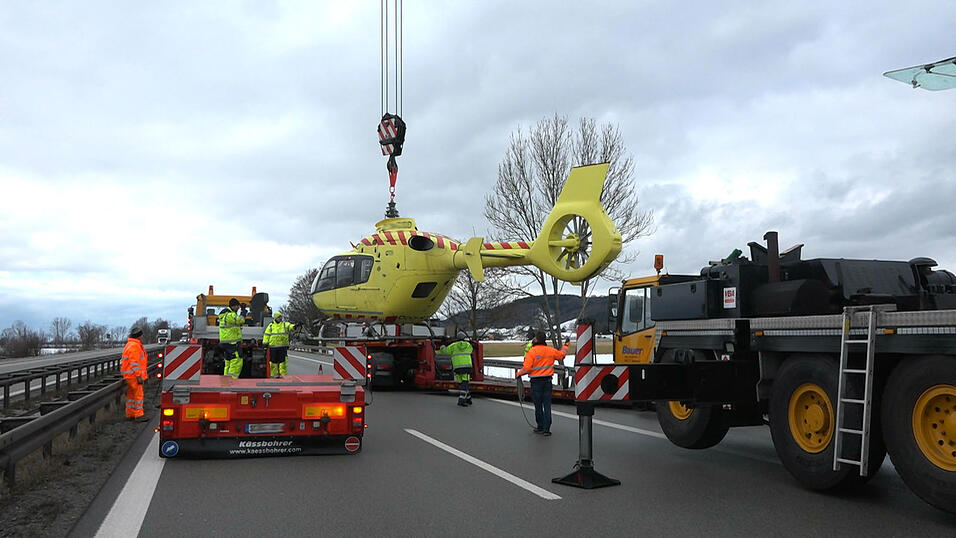 Auf der A3 ist es am Montagmorgen zwischen Kirchroth und Tiefenthal zu einem Unfall gekommen.