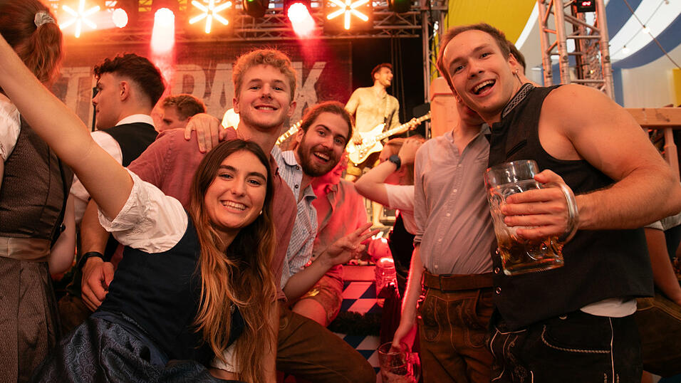 Die Partybilder vom Samstag, 16. August, aus dem Festzelt Reisinger. Die Partybilder vom Samstag, 16. August, aus dem Festzelt Reisinger.