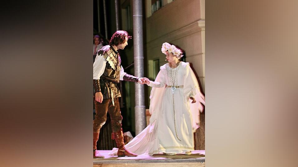 Eindr&uuml;cke von der Gruppe 'blau', die am Freitagabend die Drachenstich-Premiere gespielt hat.