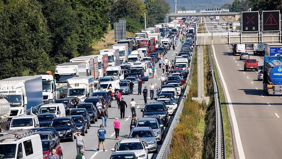 Die Aktionen der Aktivisten sorgten rund um M&uuml;nchen f&uuml;r gro&szlig;es Aufsehen und erhebliche Verkehrsbehinderungen. Auf dem Messegel&auml;nde selbst fiel der Protest etwas weniger spektakul&auml;r aus.