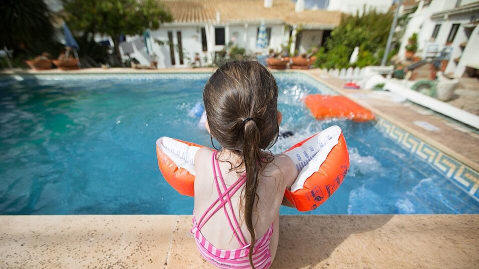 Schwimmflügel können eine falsche Sicherheit vorgaukeln.