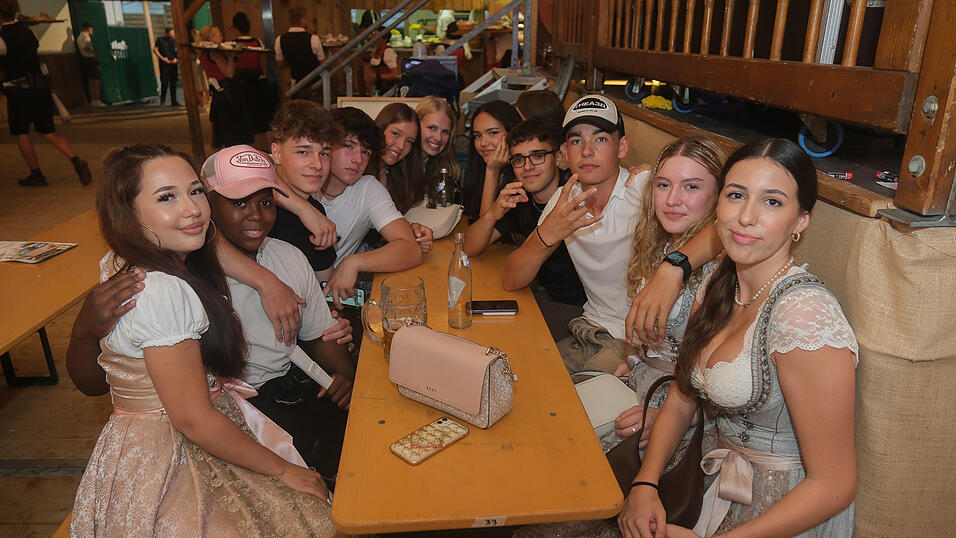 Die Partybilder vom Dienstag, 15. August 2023, aus dem Festzelt Nothaft. Die Partybilder vom Dienstag, 15. August 2023, aus dem Festzelt Nothaft.