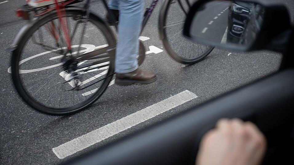 Die Gefahr durch Dooringunfälle wird in der Regel unterschätzt. (Archivfoto) Die Gefahr durch Dooringunfälle wird in der Regel unterschätzt. (Archivfoto)