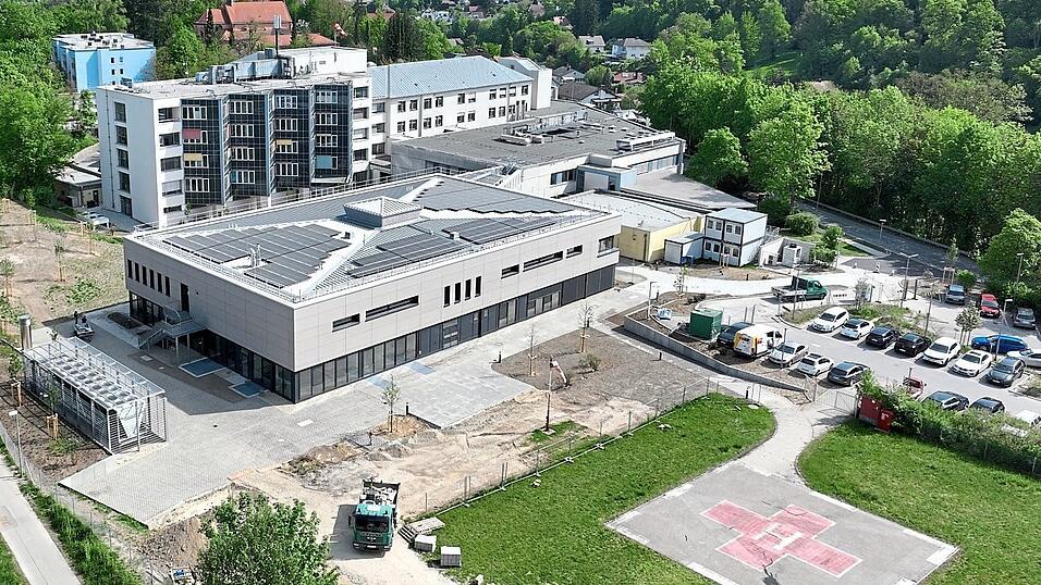 Nach dem Spatenstich im Jahr 2023 ist das dreist&ouml;ckige Bauprojekt nun er&ouml;ffnet.