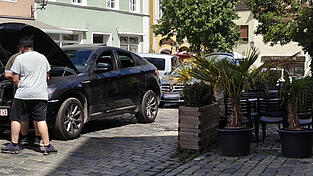 Ein liegengebliebender Pkw blockierte am Montag die Herrnstraße. Ein liegengebliebender Pkw blockierte am Montag die Herrnstraße.