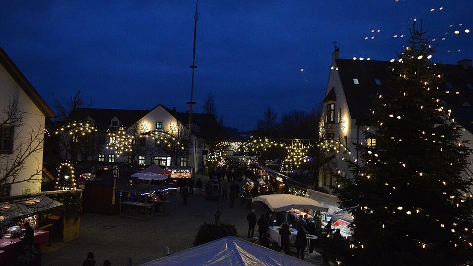 Malerisch: der Essenbacher Christkindlmarkt bei Nacht Malerisch: der Essenbacher Christkindlmarkt bei Nacht