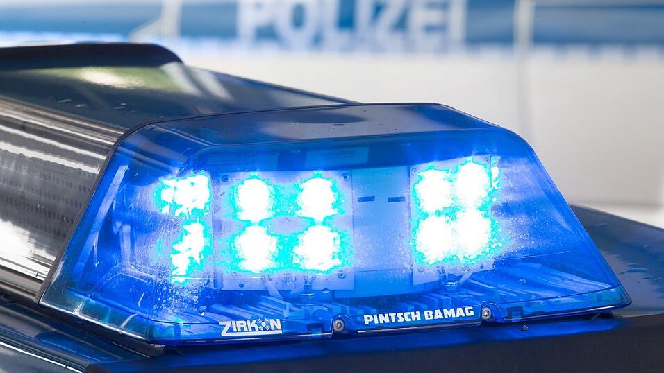 Die Polizei ermittelt zur Unfallursache. (Symbolbild) Die Polizei ermittelt zur Unfallursache. (Symbolbild)