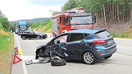 Stark besch&auml;digt: der Ford der Unfallverursacherin.